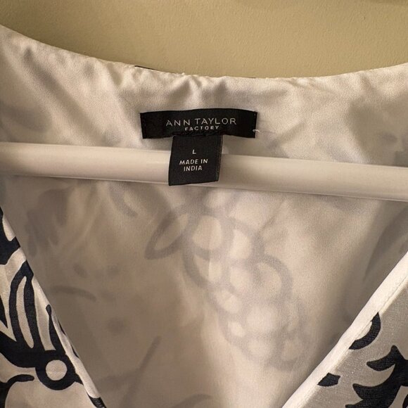 Ann Taylor Sleeveless Dress - Picture 6 of 6